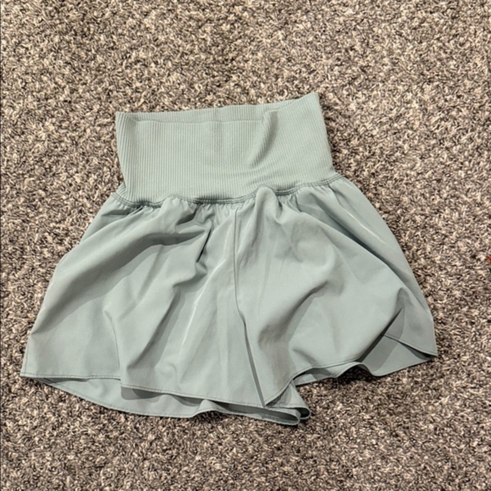 Yogalicious green Crossfire Shorts women’s small